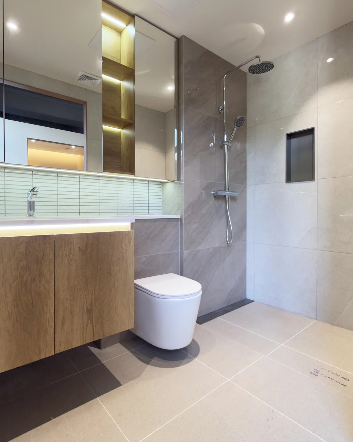 Client-supplied hotel bathroom sample configuration